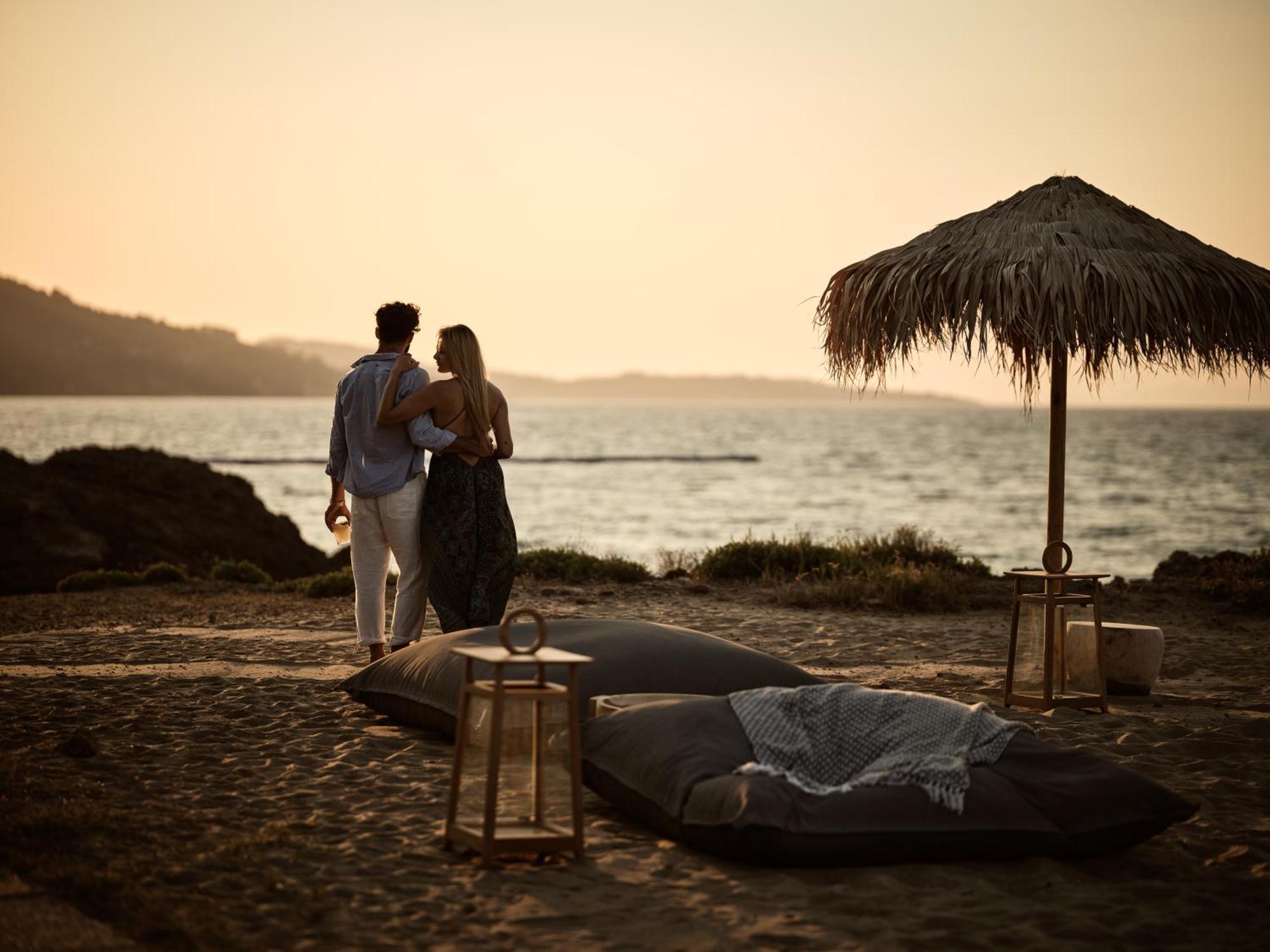 Cove Paros Hotel เนาซา ภายนอก รูปภาพ