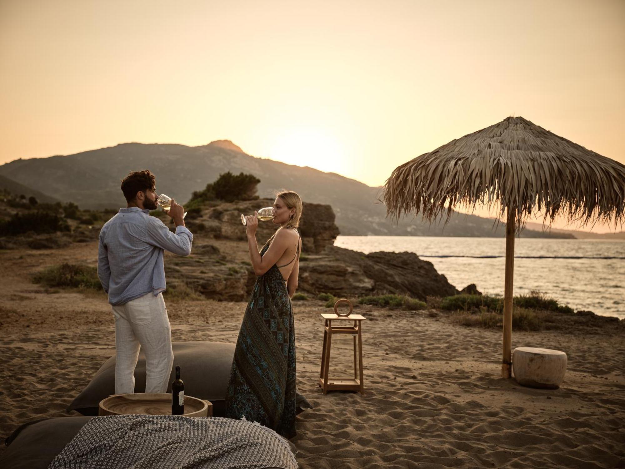 Cove Paros Hotel เนาซา ภายนอก รูปภาพ